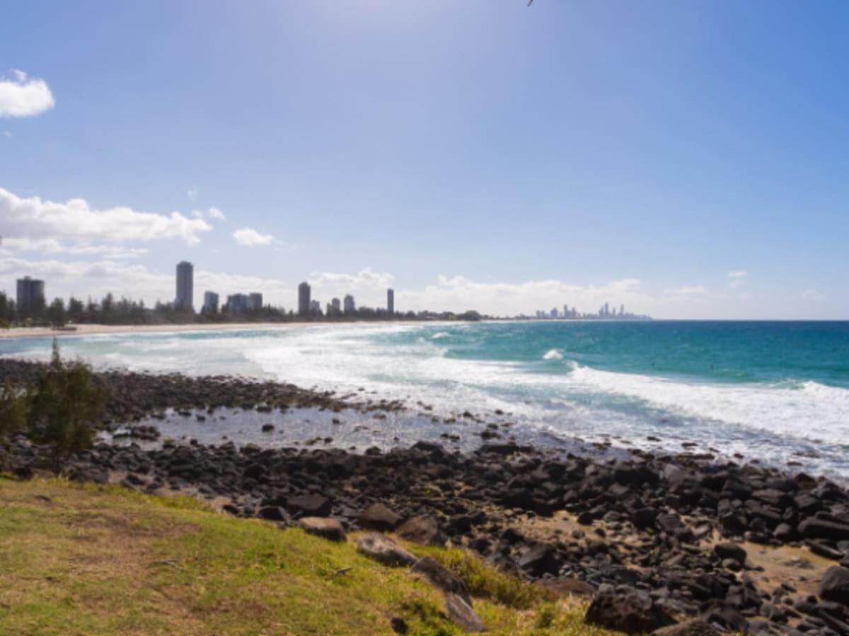 Апартаменты Goodwin Towers - Hosted By Burleigh Letting Голд-Кост Экстерьер фото