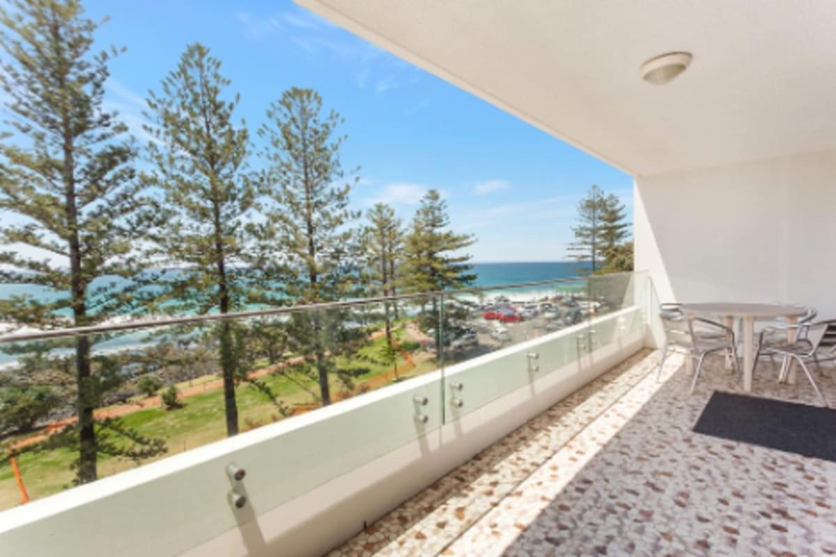 Апартаменты Goodwin Towers - Hosted By Burleigh Letting Голд-Кост Экстерьер фото