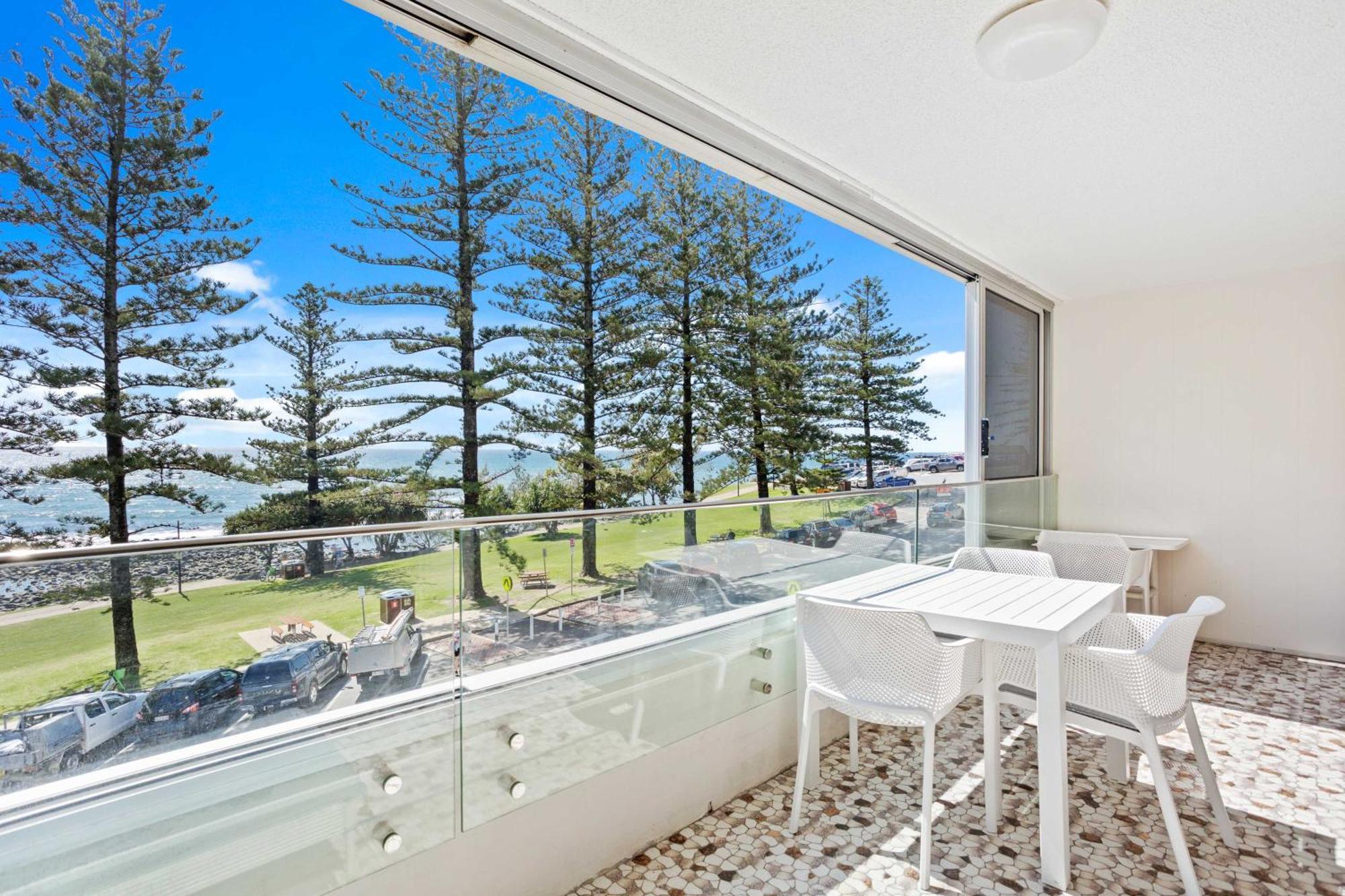 Апартаменты Goodwin Towers - Hosted By Burleigh Letting Голд-Кост Экстерьер фото